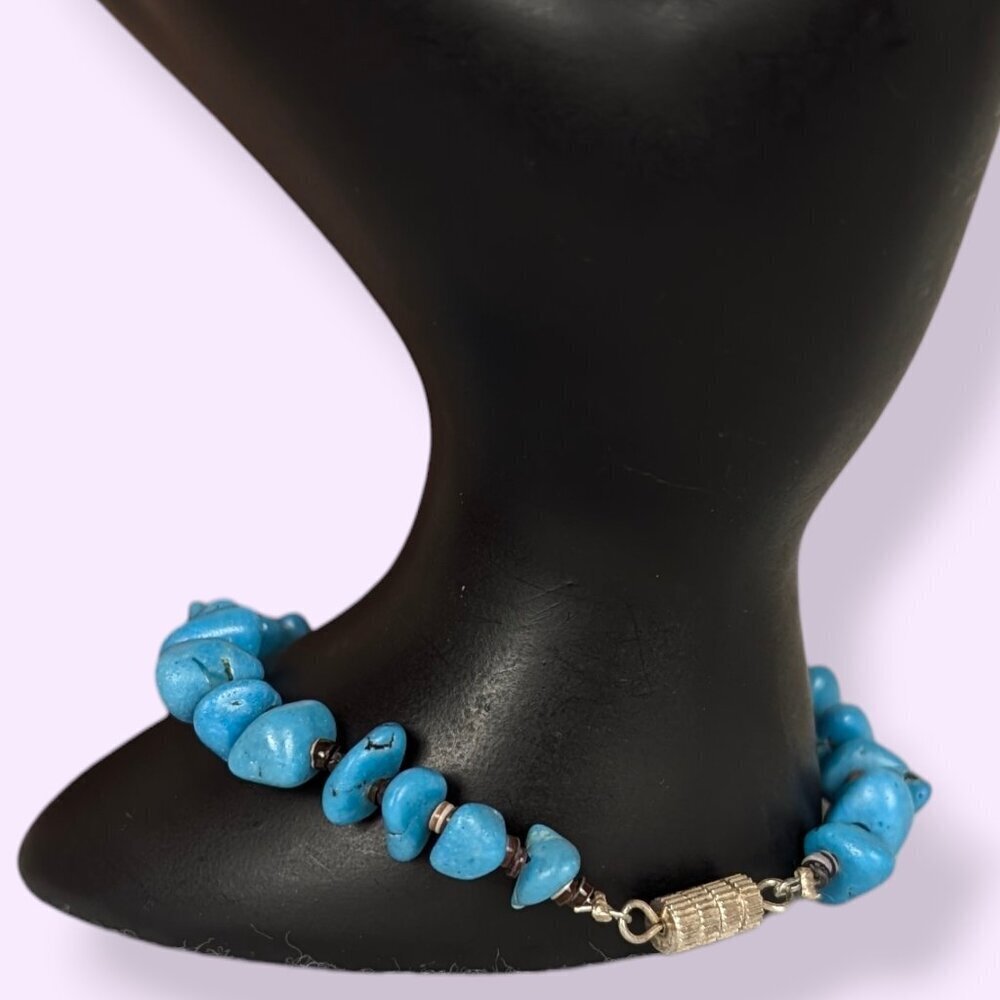 V. Turquoise Beaded Bracelet - Picture 3 of 5